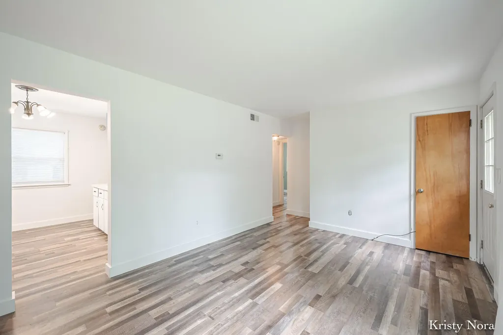 4329 Laura Street NW Alpine Township MI 49321