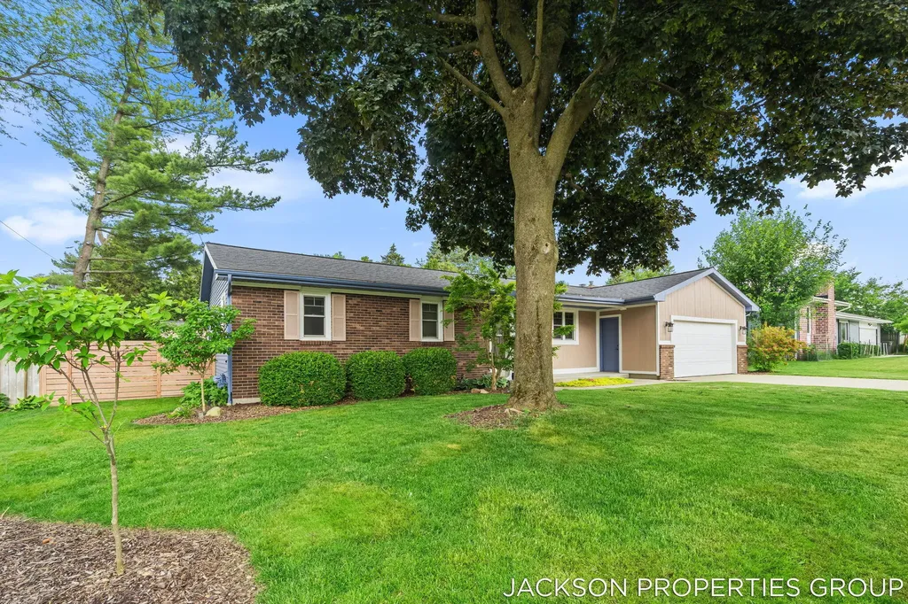 1630 Forest Hill Avenue SE Kentwood City MI 49546