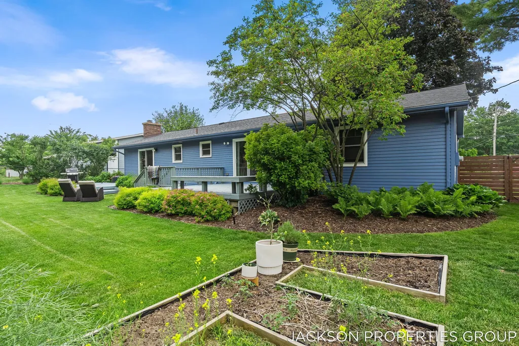 1630 Forest Hill Avenue SE Kentwood City MI 49546