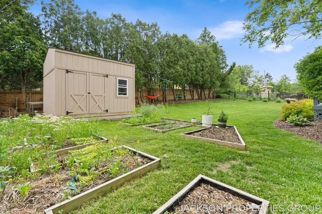 1630 Forest Hill Avenue SE Kentwood City MI 49546