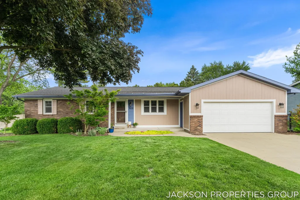 1630 Forest Hill Avenue SE Kentwood City MI 49546