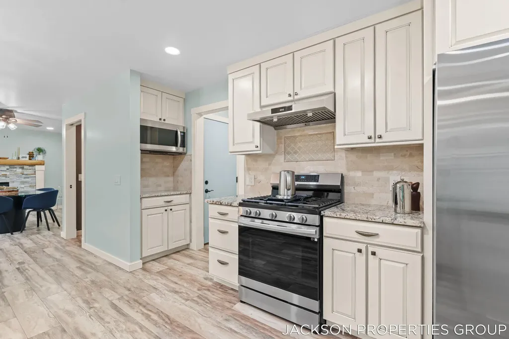 1630 Forest Hill Avenue SE Kentwood City MI 49546
