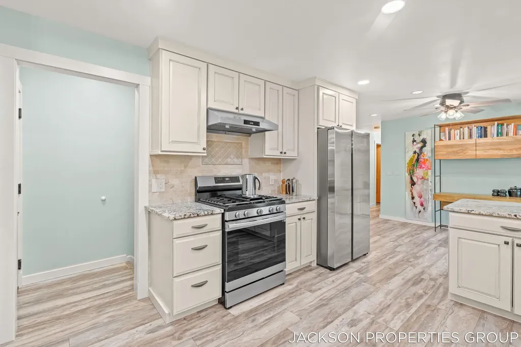 1630 Forest Hill Avenue SE Kentwood City MI 49546