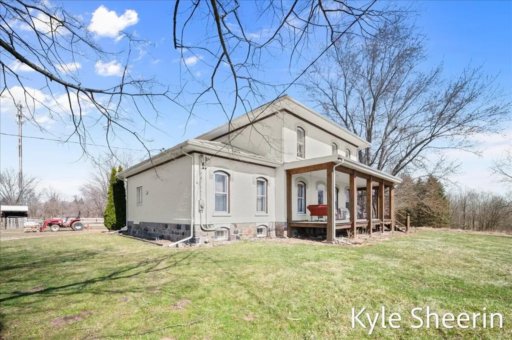 1648 S Johnson Road Easton Township MI 48881