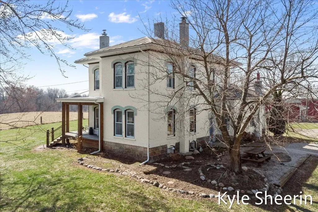 1648 S Johnson Road Easton Township MI 48881