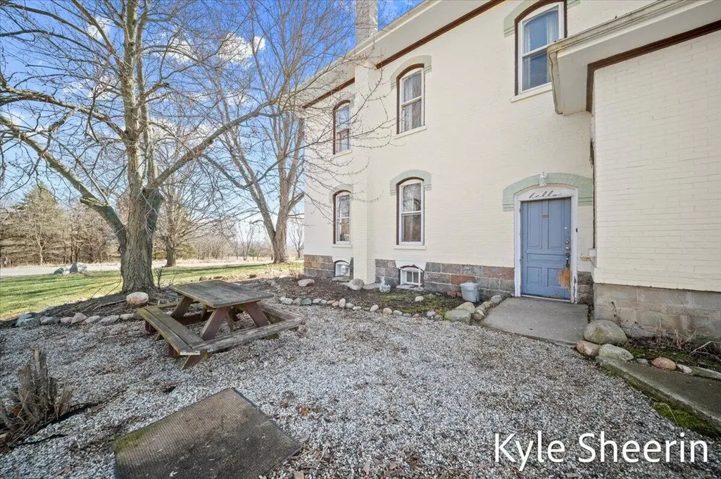 1648 S Johnson Road Easton Township MI 48881