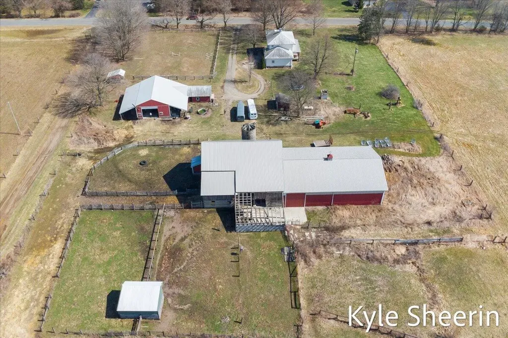 1648 S Johnson Road Easton Township MI 48881