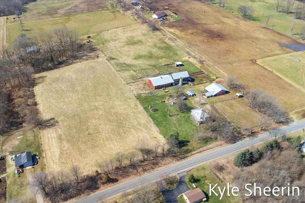 1648 S Johnson Road Easton Township MI 48881