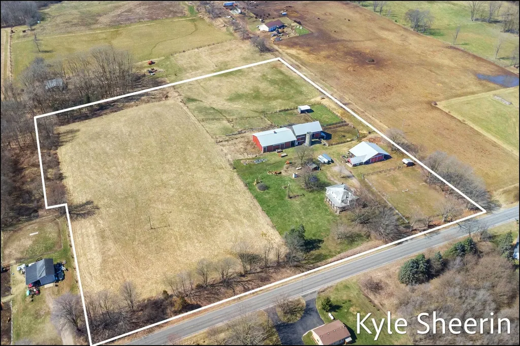 1648 S Johnson Road Easton Township MI 48881