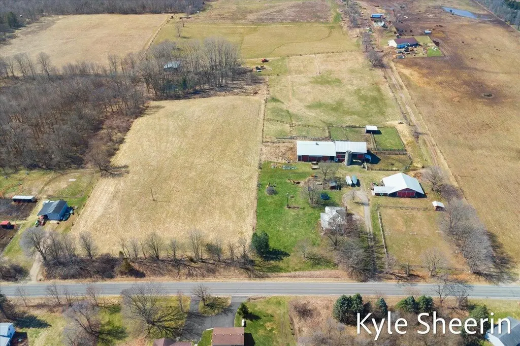 1648 S Johnson Road Easton Township MI 48881
