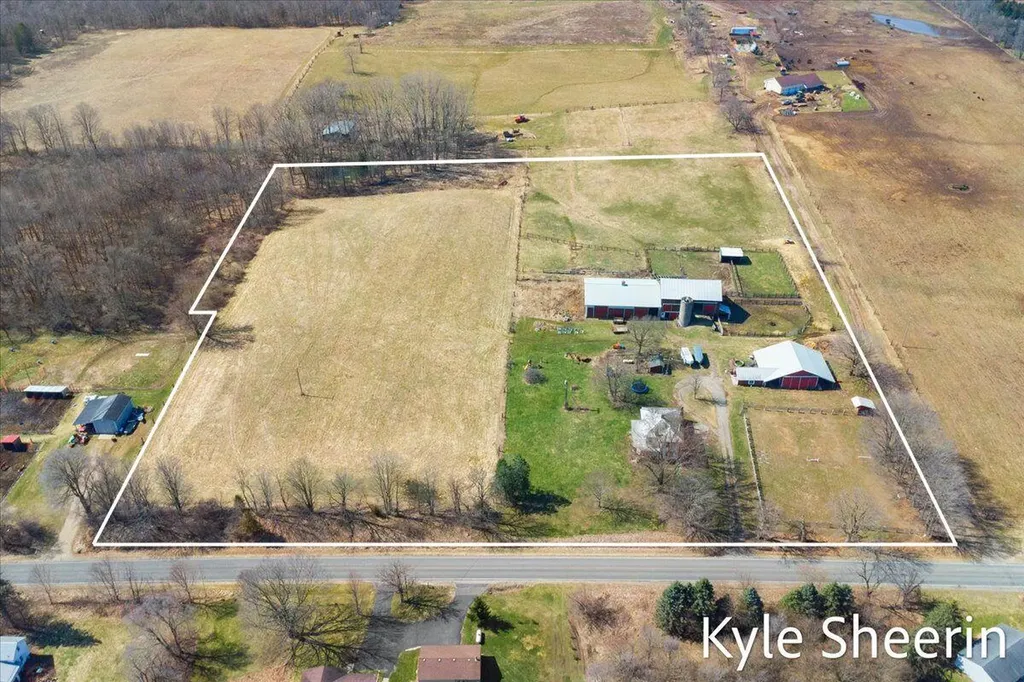 1648 S Johnson Road Easton Township MI 48881