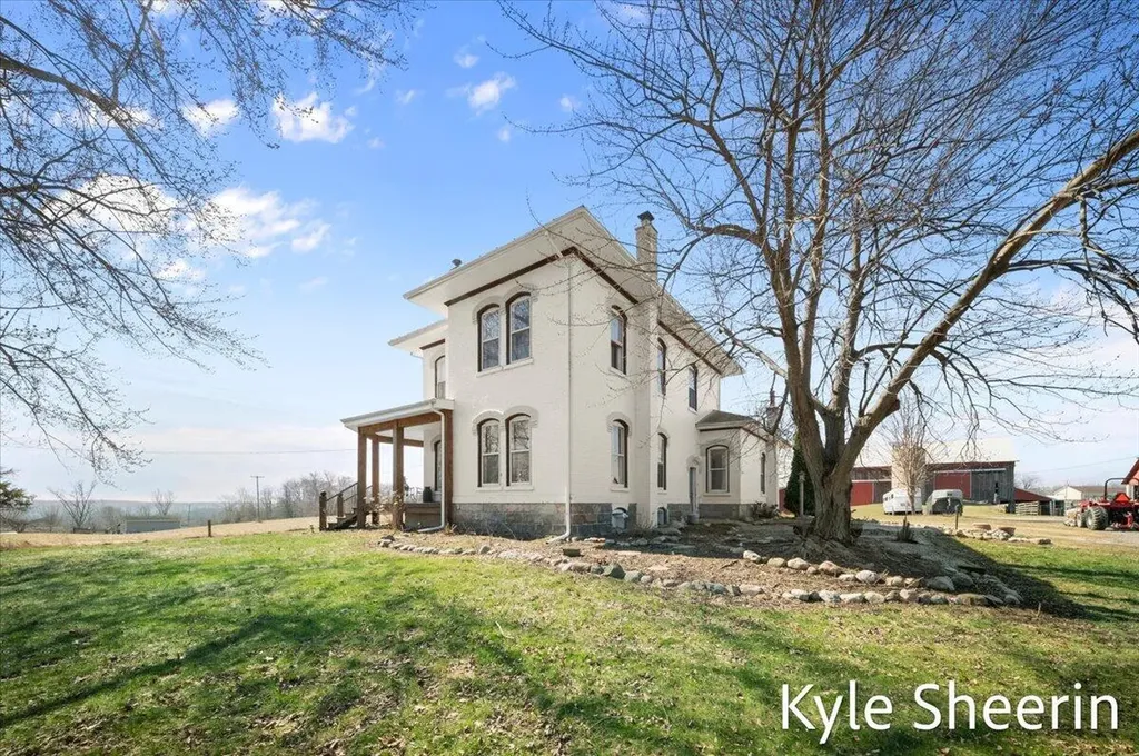 1648 S Johnson Road Easton Township MI 48881