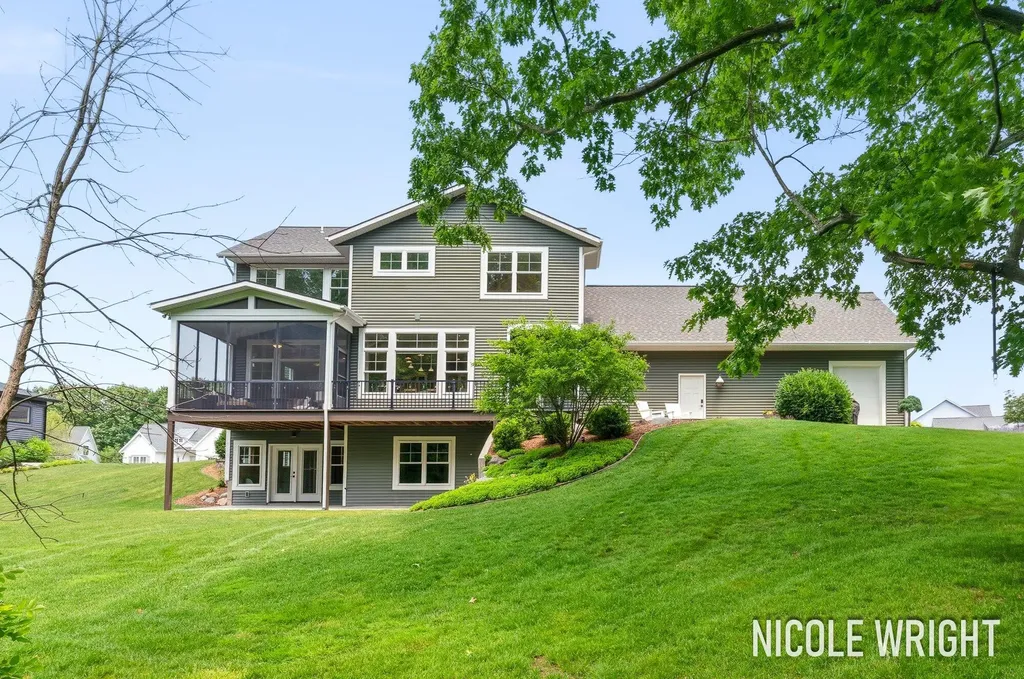 600 Stonehill Court Georgetown Charter Township MI 49418