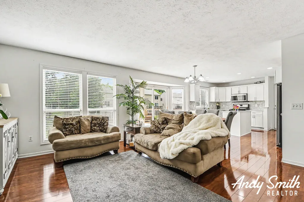 3642 S Falling Leaf Drive SE Kentwood City MI 49512
