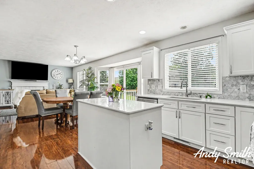 3642 S Falling Leaf Drive SE Kentwood City MI 49512