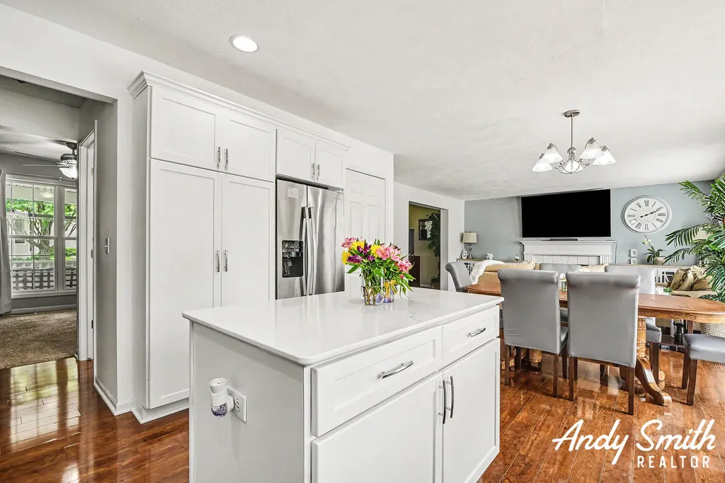 3642 S Falling Leaf Drive SE Kentwood City MI 49512