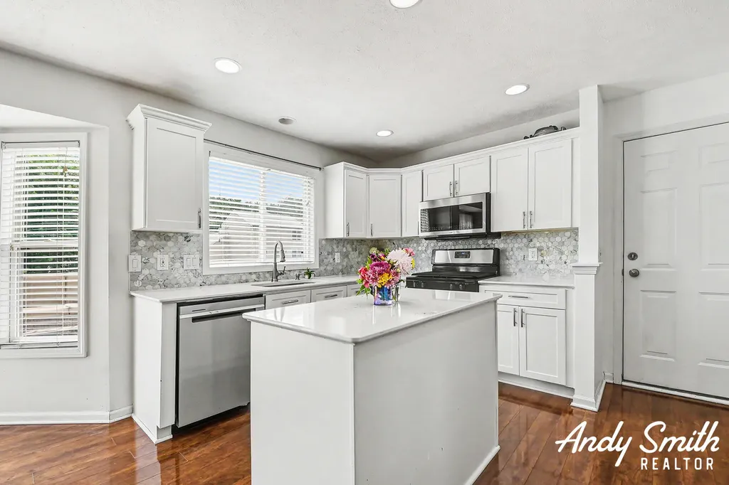 3642 S Falling Leaf Drive SE Kentwood City MI 49512