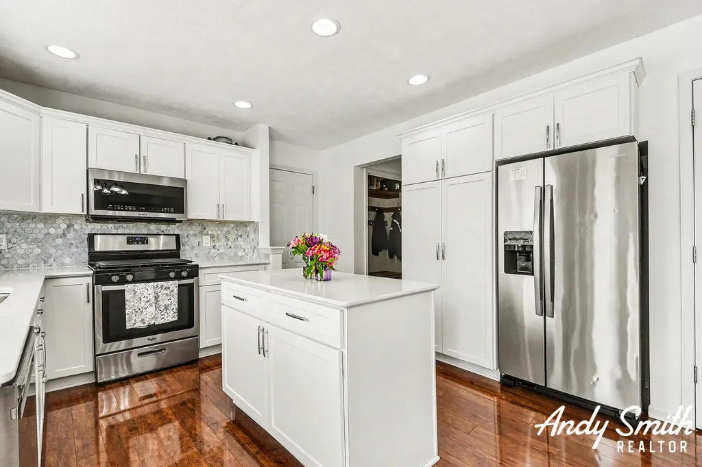 3642 S Falling Leaf Drive SE Kentwood City MI 49512