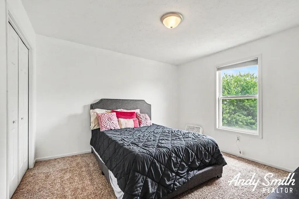 3642 S Falling Leaf Drive SE Kentwood City MI 49512