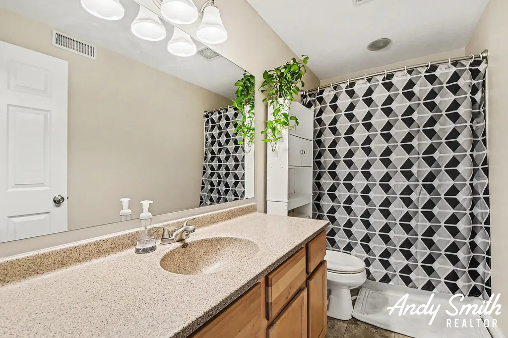 3642 S Falling Leaf Drive SE Kentwood City MI 49512