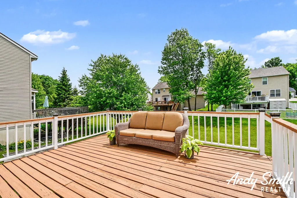 3642 S Falling Leaf Drive SE Kentwood City MI 49512