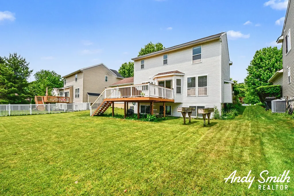 3642 S Falling Leaf Drive SE Kentwood City MI 49512