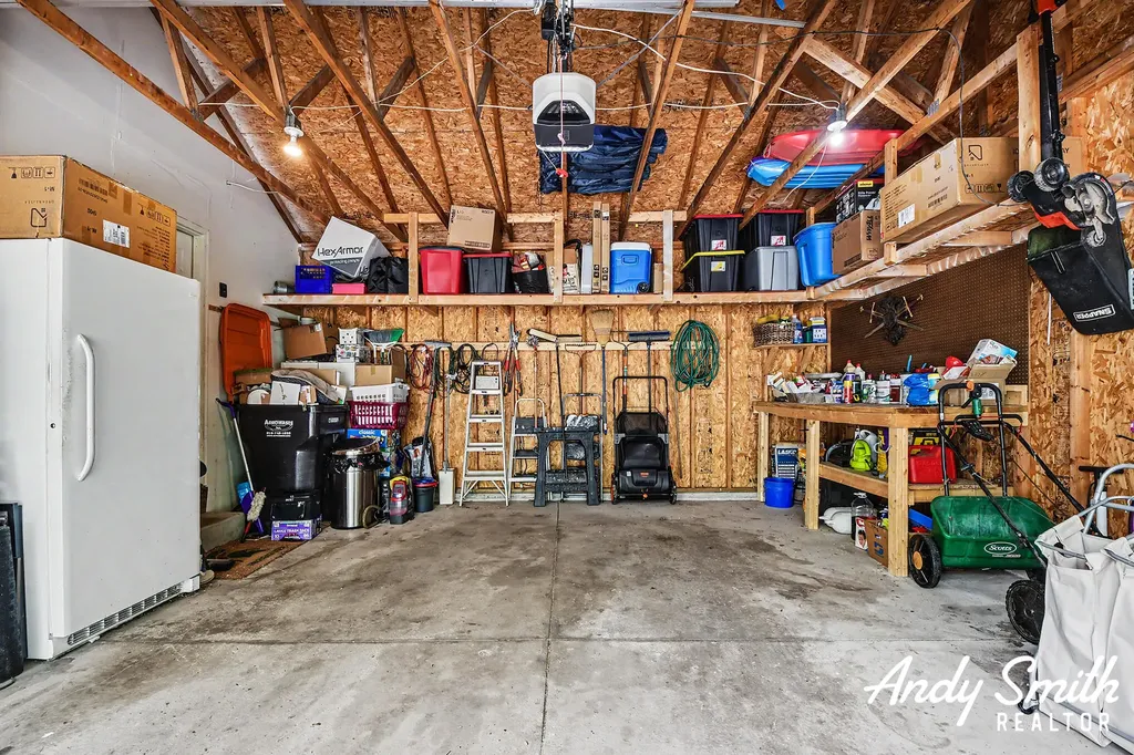 3642 S Falling Leaf Drive SE Kentwood City MI 49512