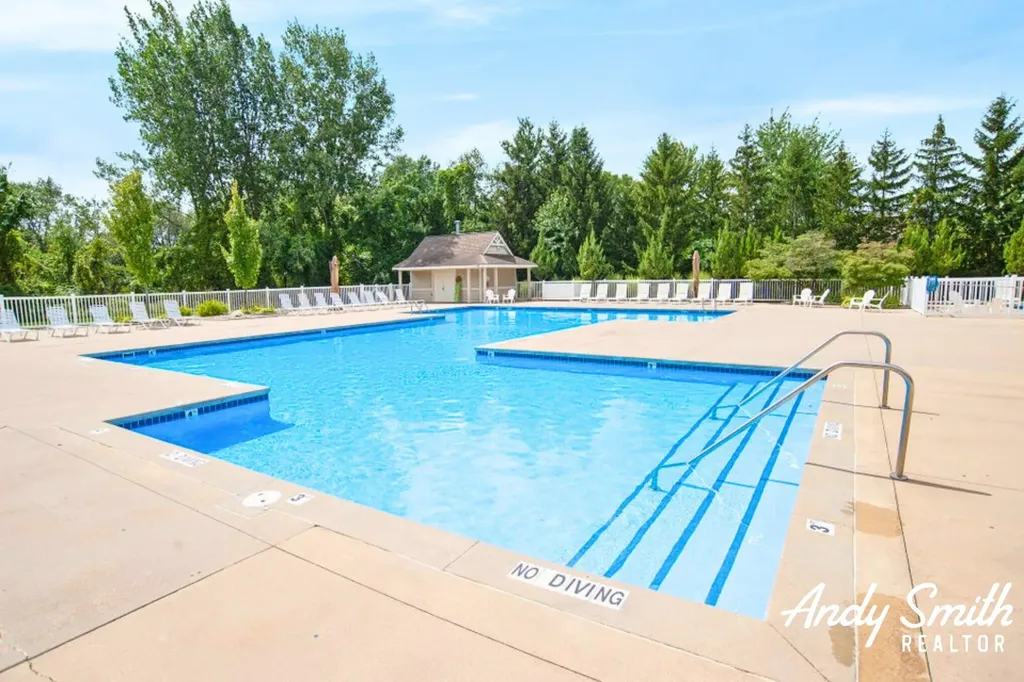 3642 S Falling Leaf Drive SE Kentwood City MI 49512