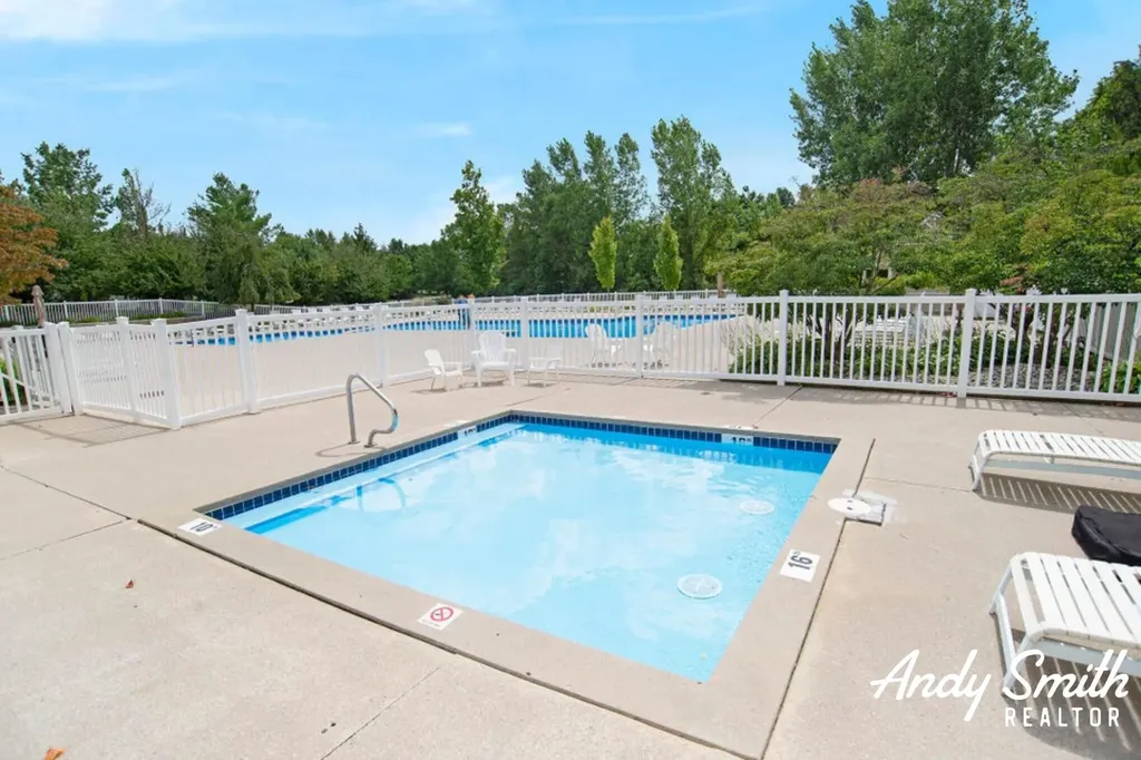 3642 S Falling Leaf Drive SE Kentwood City MI 49512
