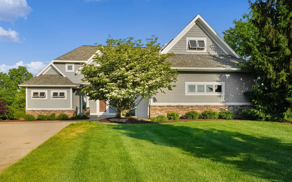 2037 Jennydale Court SE Cascade Charter Township MI 49546