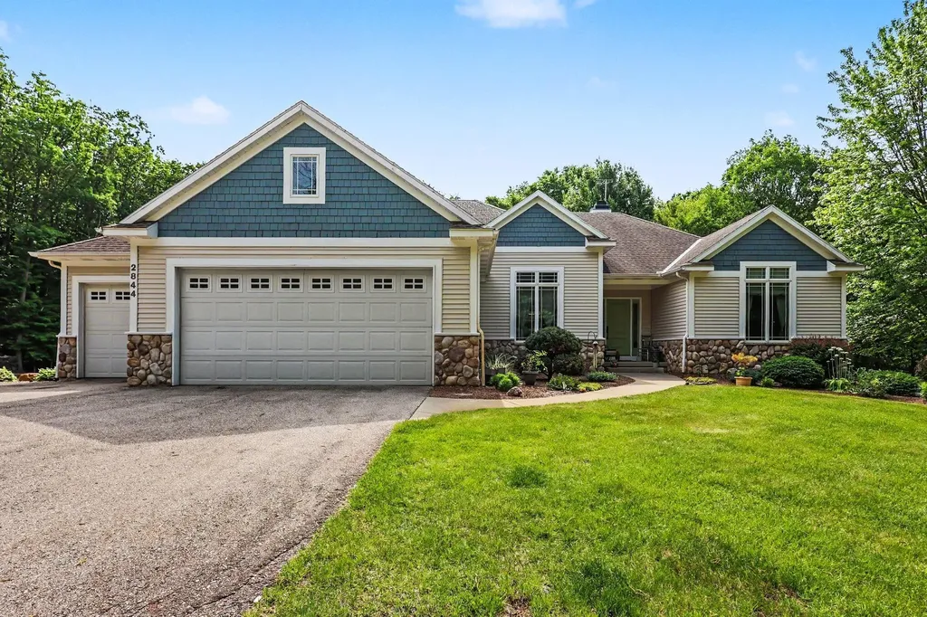 2844 Bunker Hill Drive NW Tallmadge Charter Township MI 49435