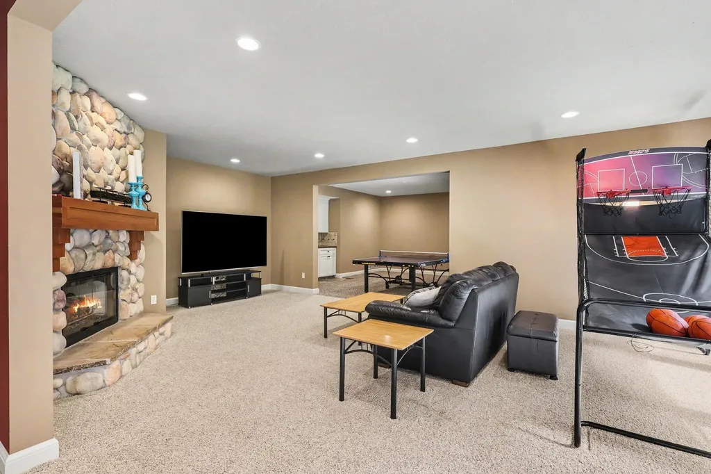 2844 Bunker Hill Drive NW Tallmadge Charter Township MI 49435