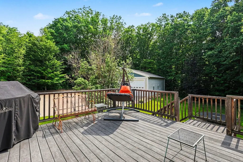 2844 Bunker Hill Drive NW Tallmadge Charter Township MI 49435