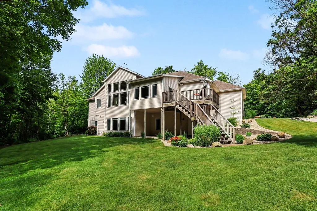 2844 Bunker Hill Drive NW Tallmadge Charter Township MI 49435