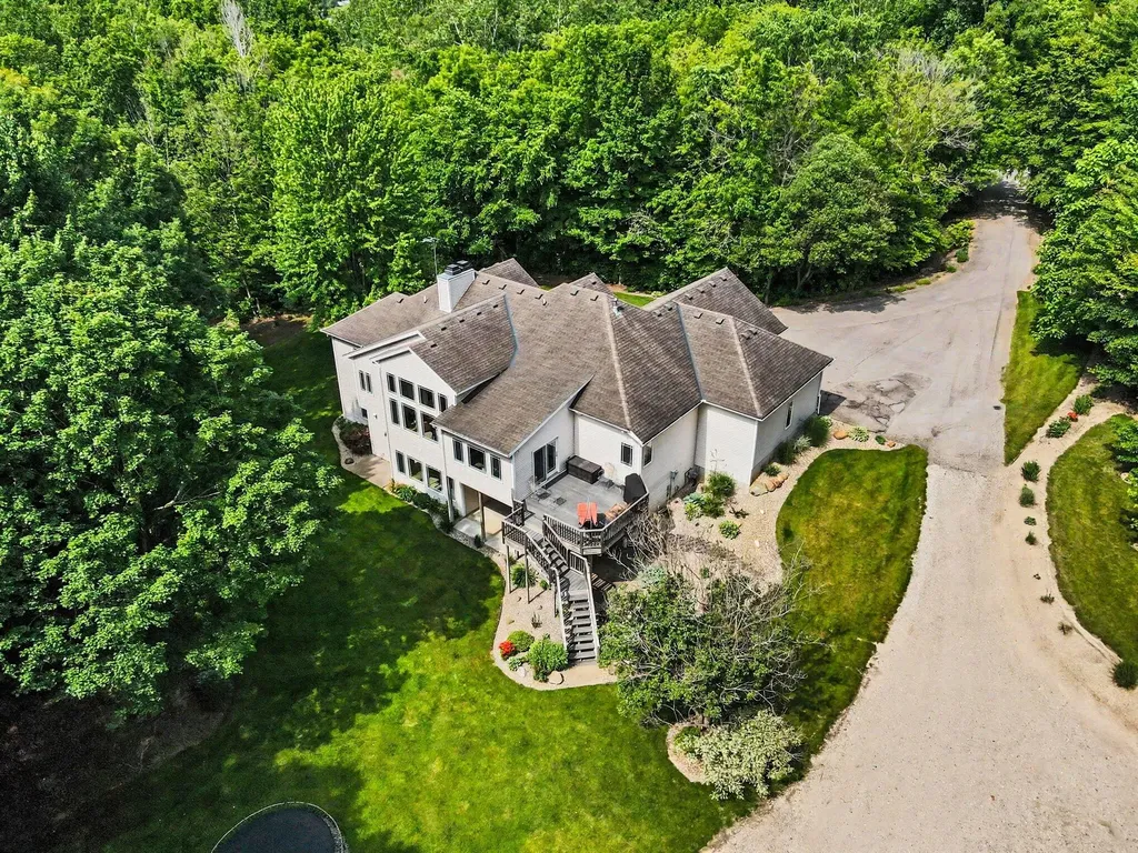 2844 Bunker Hill Drive NW Tallmadge Charter Township MI 49435