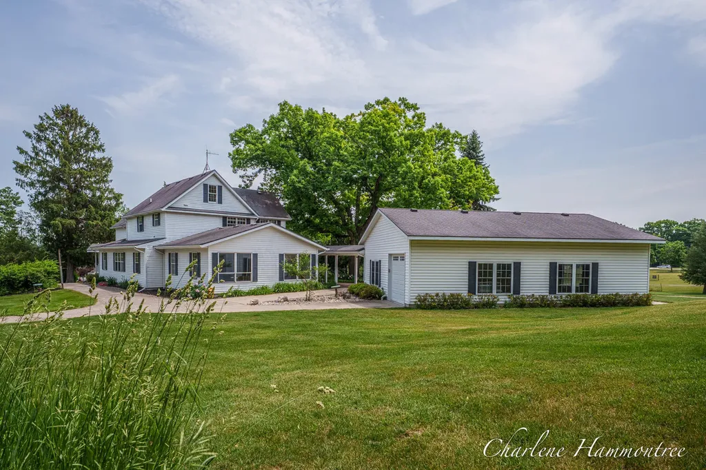 9111 Summit Avenue NE Algoma Township MI 49341
