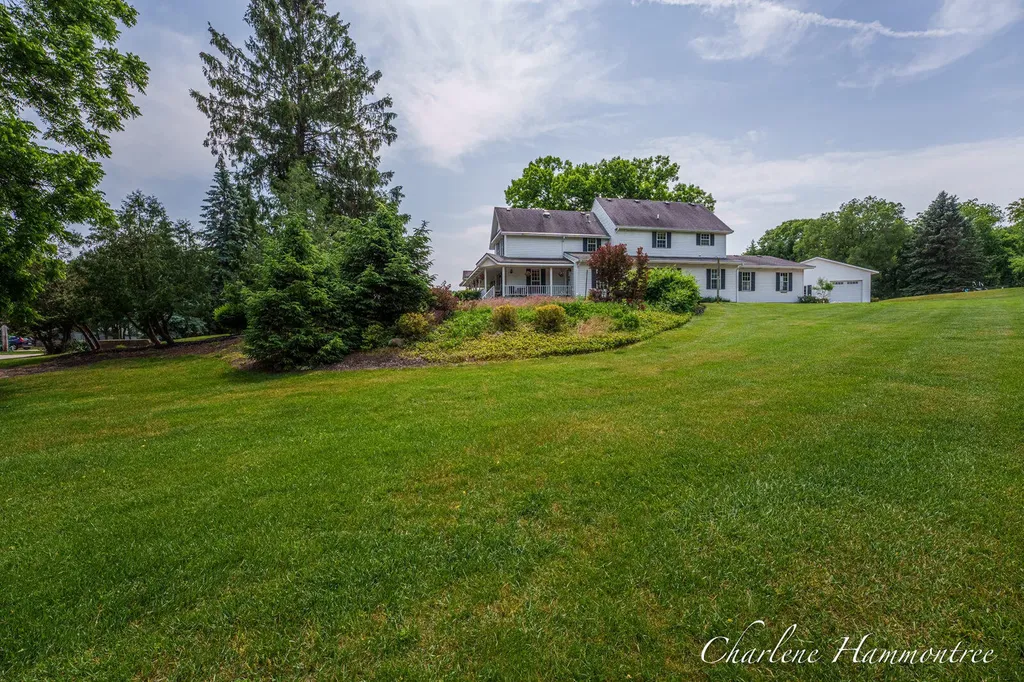 9111 Summit Avenue NE Algoma Township MI 49341