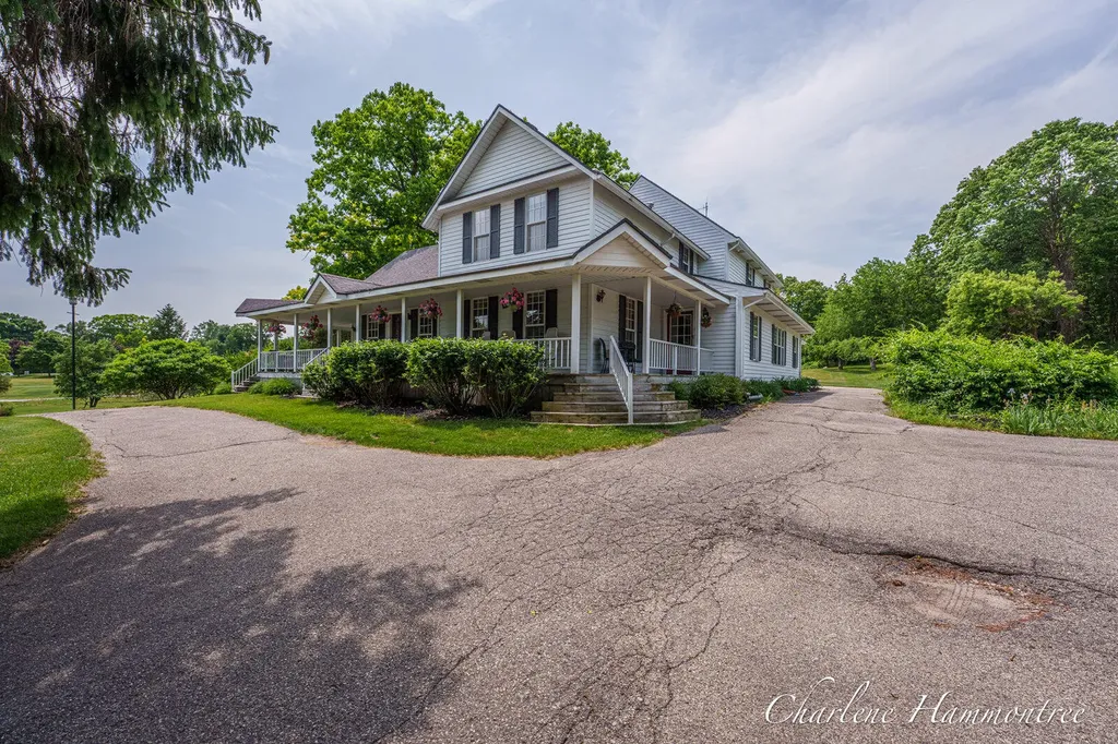 9111 Summit Avenue NE Algoma Township MI 49341