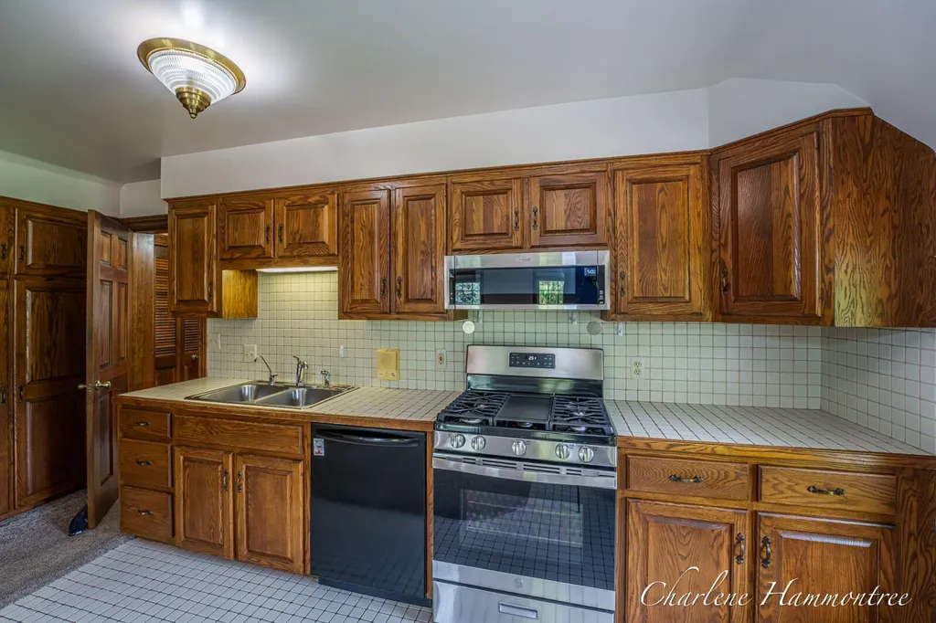 9111 Summit Avenue NE Algoma Township MI 49341