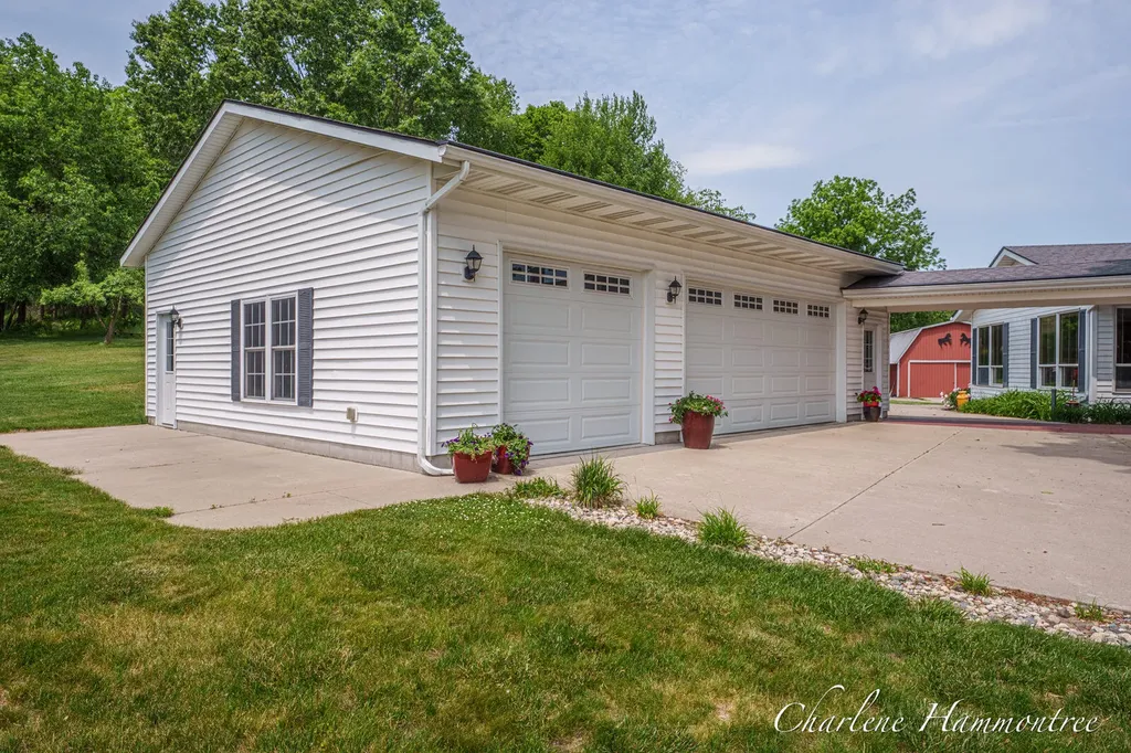 9111 Summit Avenue NE Algoma Township MI 49341
