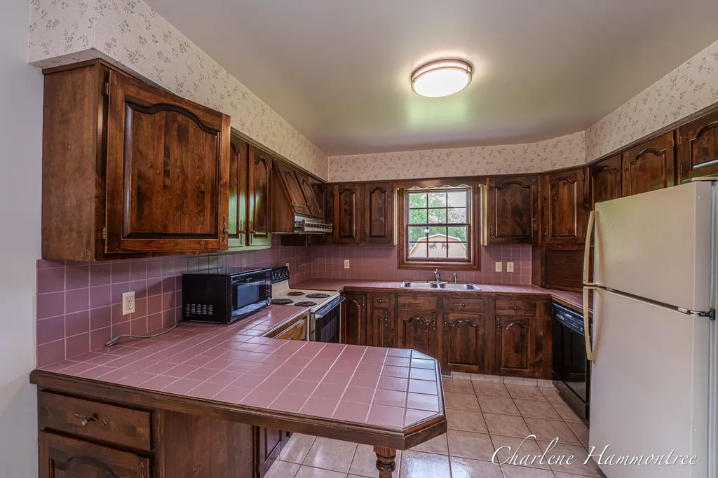 9111 Summit Avenue NE Algoma Township MI 49341