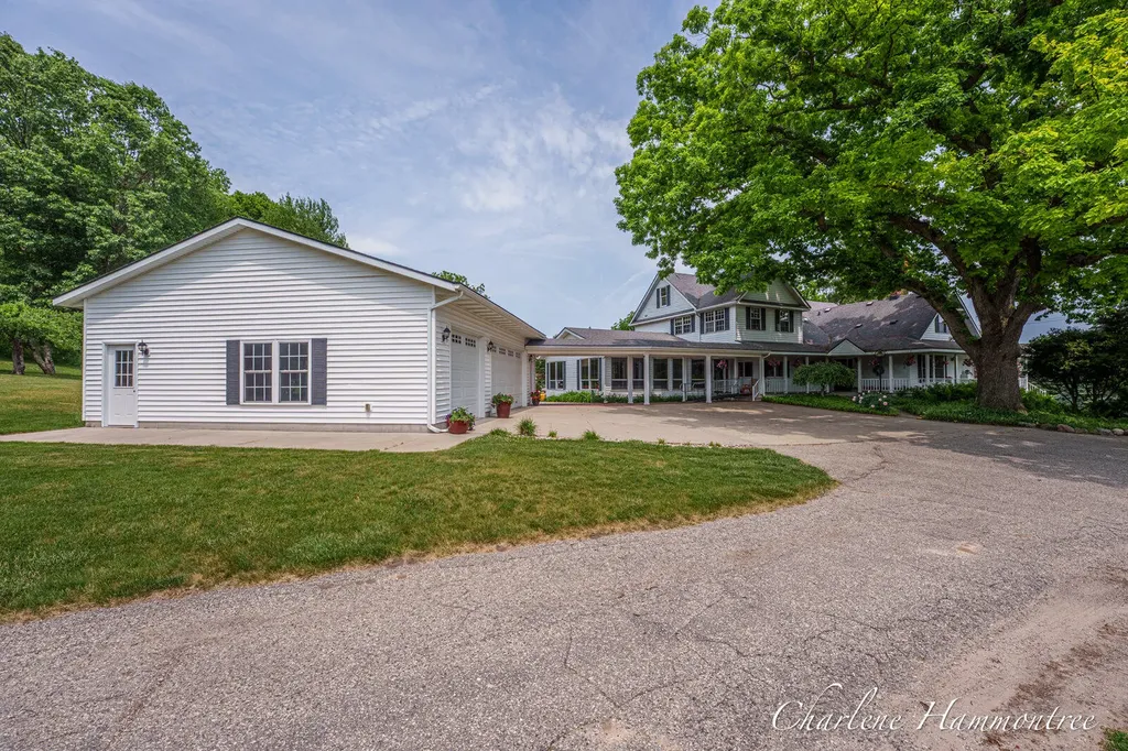 9111 Summit Avenue NE Algoma Township MI 49341