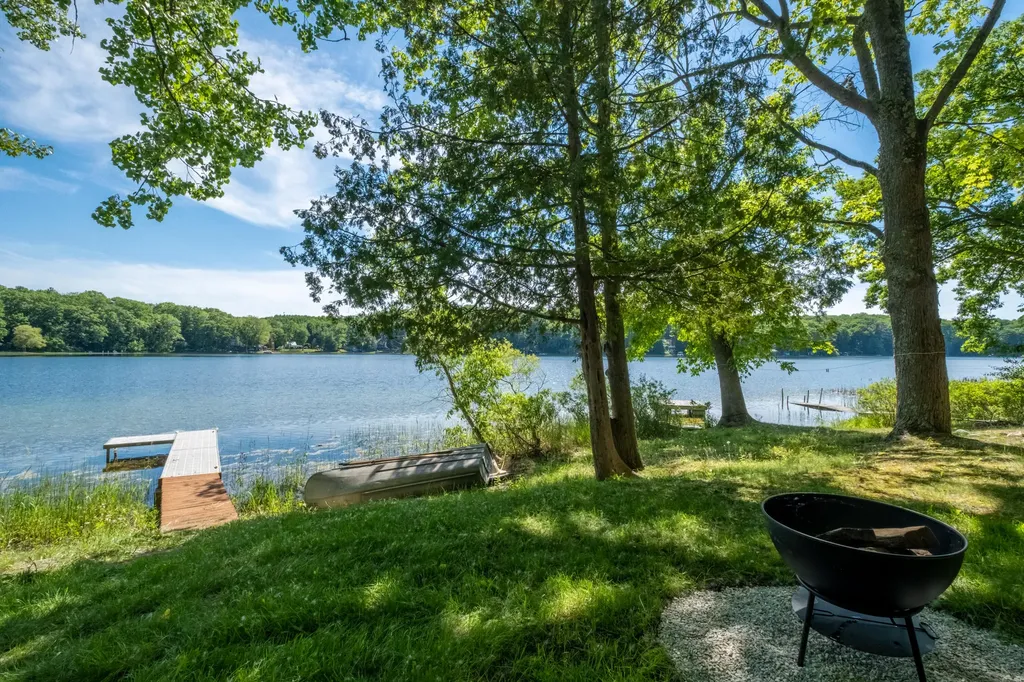 6265 N Larson Road Sheridan Township MI 49410