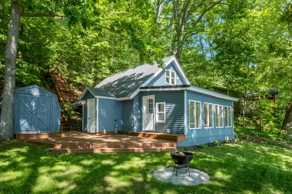 6265 N Larson Road Sheridan Township MI 49410
