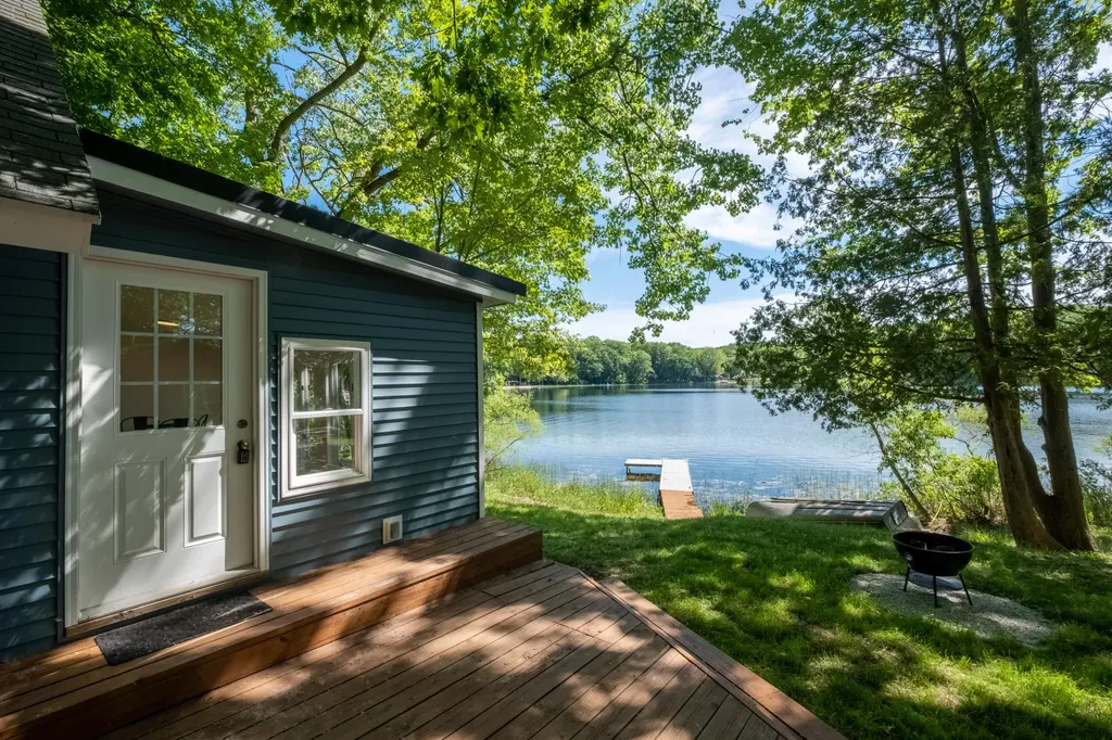 6265 N Larson Road Sheridan Township MI 49410