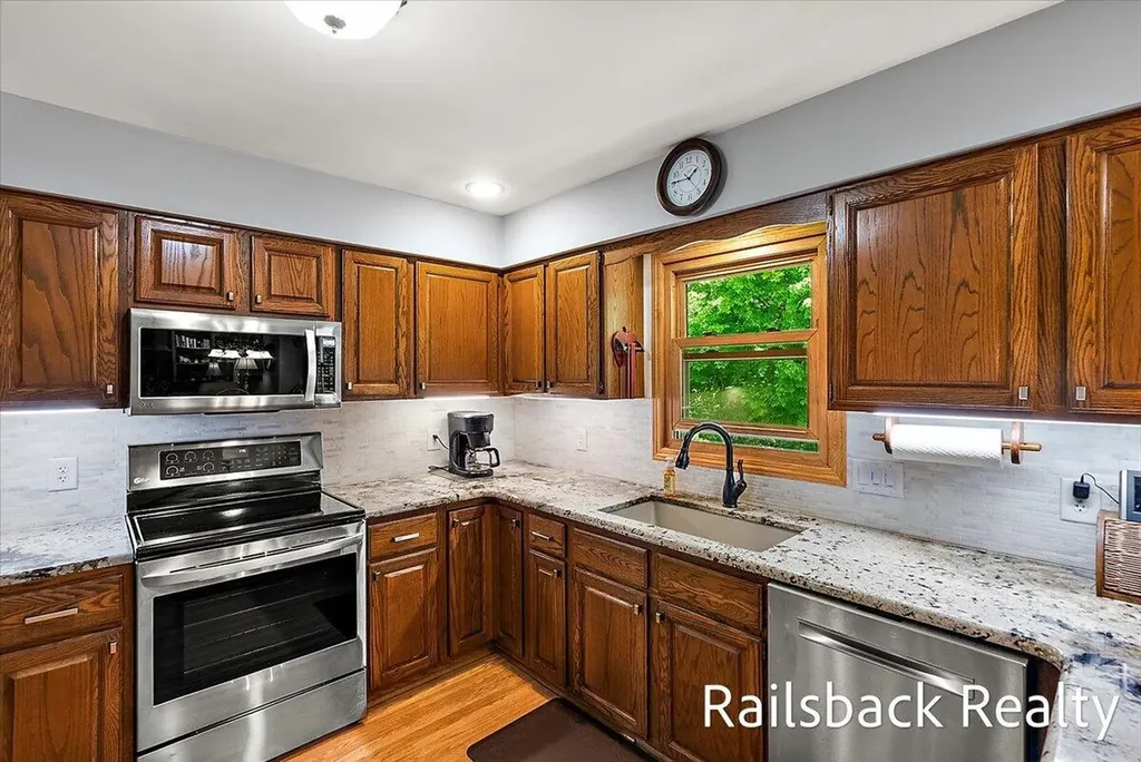 6584 Wahlfield Avenue NW Alpine Township MI 49321