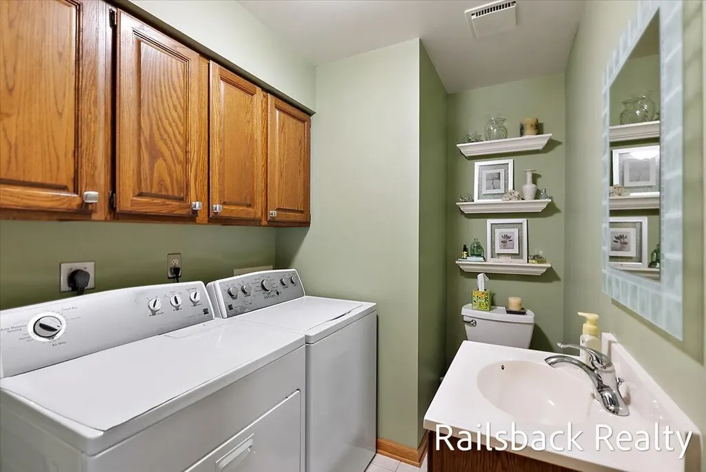 6584 Wahlfield Avenue NW Alpine Township MI 49321