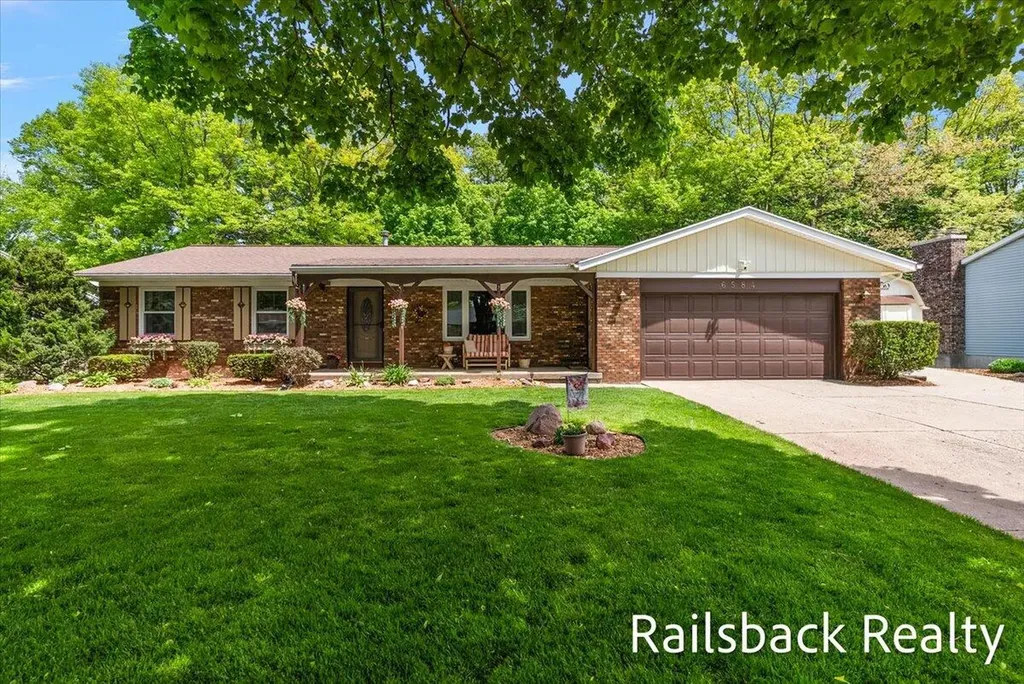 6584 Wahlfield Avenue NW Alpine Township MI 49321