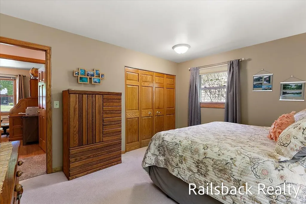 6584 Wahlfield Avenue NW Alpine Township MI 49321