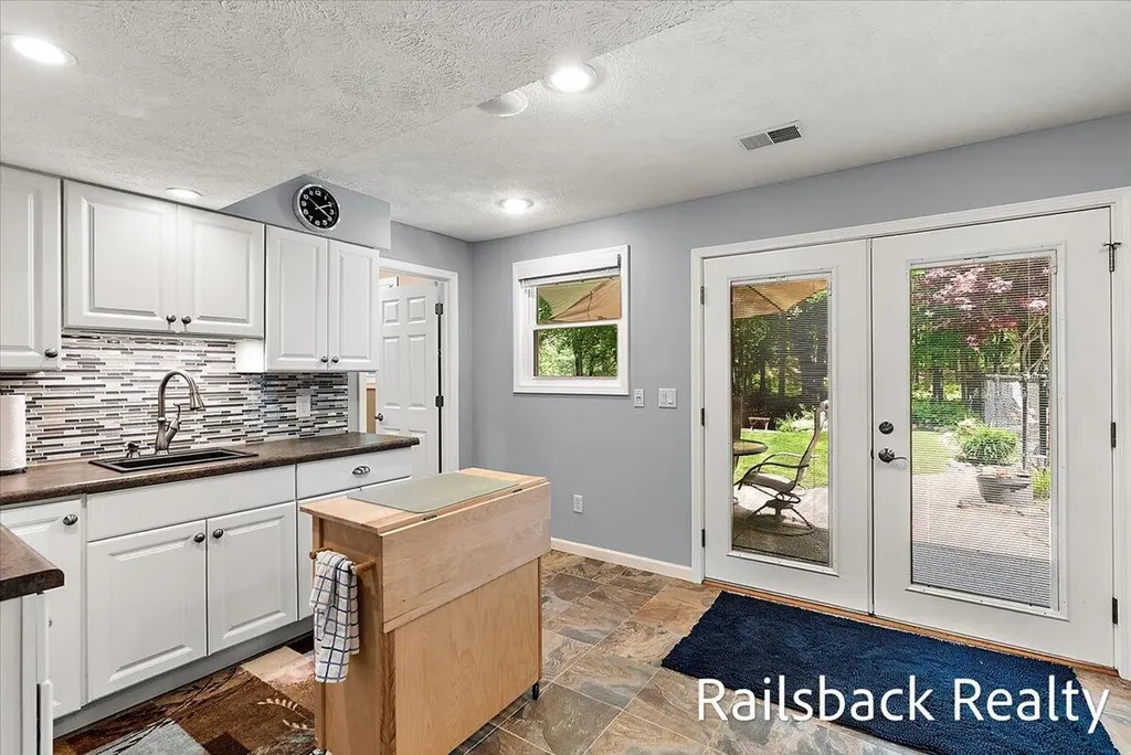 6584 Wahlfield Avenue NW Alpine Township MI 49321